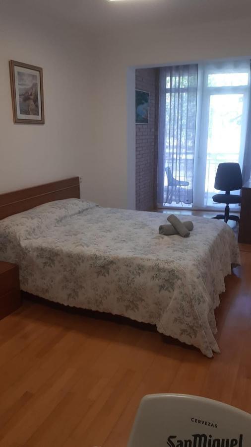 Roni Rooms Салоу Екстер'єр фото