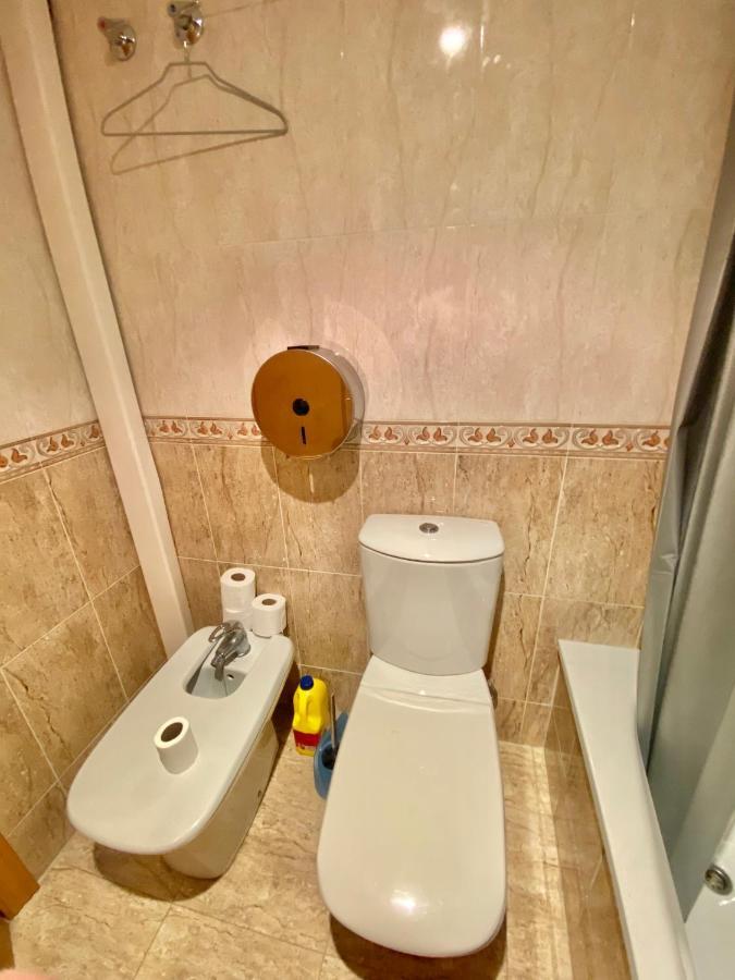 Roni Rooms Салоу Екстер'єр фото