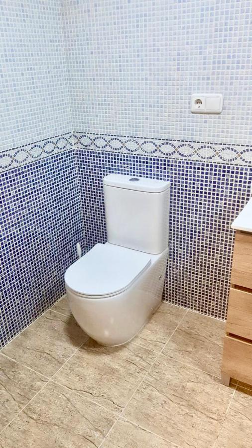 Roni Rooms Салоу Екстер'єр фото