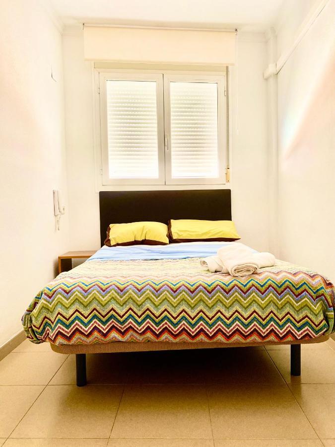 Roni Rooms Салоу Екстер'єр фото